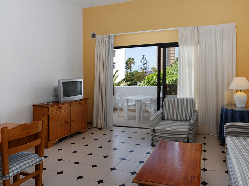 Apartamentos Hg Cristian Sur Лос-Крістіанос Екстер'єр фото
